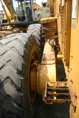 ขาย รถเกรด CATERPILLAR 140G-72V09xxx เก่าญี่ปุ่น สวยมาก เดิมๆ 2,900,000 TEL : 087-0339334 (อ็อฟ)