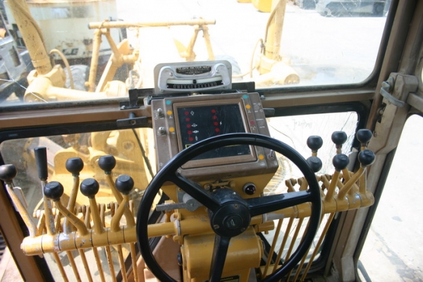 ขาย รถเกรด CATERPILLAR 140G-72V09xxx เก่าญี่ปุ่น สวยมาก เดิมๆ 2,900,000 TEL : 087-0339334 (อ็อฟ)