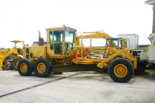 ขาย รถเกรด CATERPILLAR 140G-72V09xxx เก่าญี่ปุ่น สวยมาก เดิมๆ 2,900,000 TEL : 087-0339334 (อ็อฟ)