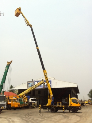 ให้เช่ารถกระเช้า 6 ล้อ ยกสูง 18.5 เมตร