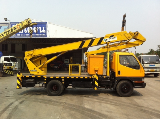 ให้เช่ารถกระเช้า 6 ล้อ ยกสูง 18.5 เมตร