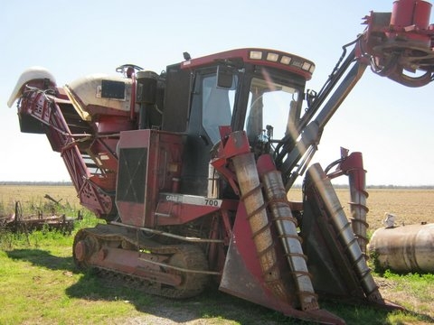 ขายรถตัดอ้อยมือสอง ออสทอฟ ปี2002 6,000 ชั่วโมง ล้อแทรค คันที่2