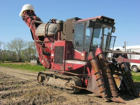 ขายรถตัดอ้อยมือสอง ออสทอฟ ปี1998 7,000 ชั่วโมง คันที่ 2