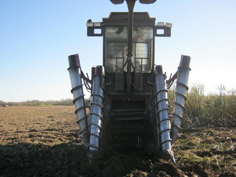 ขายรถตัดอ้อยมือสอง ออสทอฟ ปี1999 7,500 ชั่วโมง ล้อแทรค