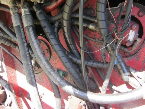 ขายรถตัดอ้อยมือสอง ออสทอฟ ปี1999 7,500 ชั่วโมง ล้อแทรค