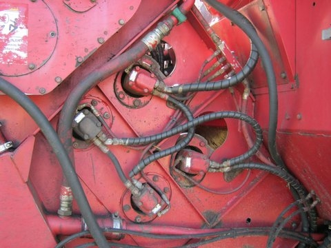 ขายรถตัดอ้อยมือสอง ออสทอฟ ปี1999 7,500 ชั่วโมง ล้อแทรค