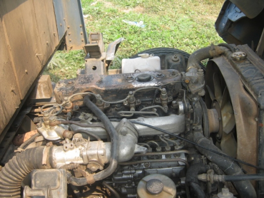 ขาย อีซูซุ NPR รถรับส่งนักเรียนติดต่อคุณฉลองชัย0878515148