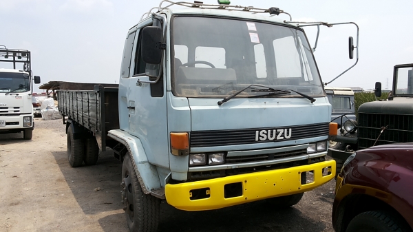 กระบะ6ล้อไม่ดั้ม