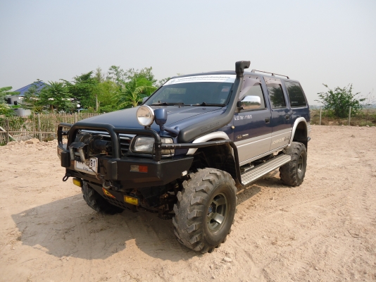 ขาย อีซูซุ ADVENTURE  4X4 ยกสูง เหลือ 200000 บาท