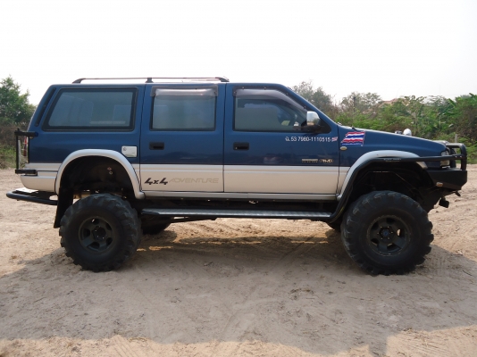 ขาย อีซูซุ ADVENTURE  4X4 ยกสูง เหลือ 200000 บาท