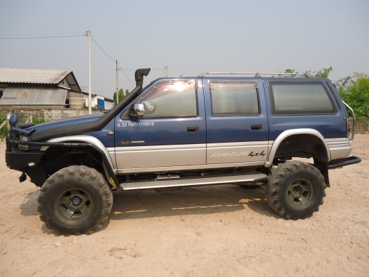 ขาย อีซูซุ ADVENTURE  4X4 ยกสูง เหลือ 200000 บาท