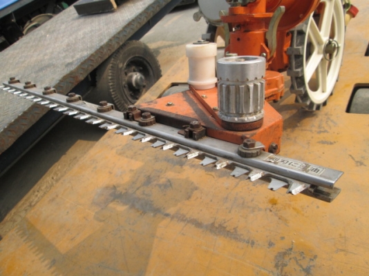 รหัส:13001039รถตัดหญ้าใช้เครื่องยนต์เบนซินTC-355เหมาะใช้งานตัดหญ้าวัชพืชในสวนwww.nihonmono.com