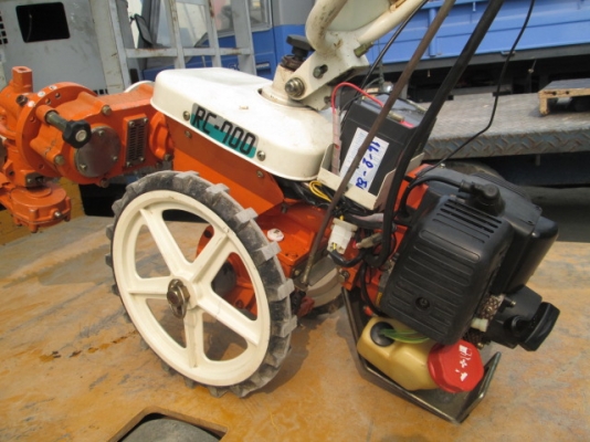 รหัส:13001039รถตัดหญ้าใช้เครื่องยนต์เบนซินTC-355เหมาะใช้งานตัดหญ้าวัชพืชในสวนwww.nihonmono.com