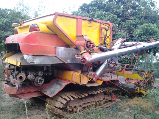 ขายรถเกี่ยวข้าว ศักดิ์อุ้ม 2.8 ตัน เครื่อง มิตซู 210 แรงม้า (360,000 บ.)