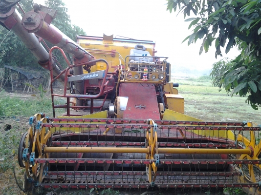 ขายรถเกี่ยวข้าว ศักดิ์อุ้ม 2.8 ตัน เครื่อง มิตซู 210 แรงม้า (360,000 บ.)