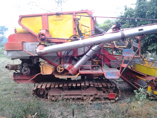 ขายรถเกี่ยวข้าว ศักดิ์อุ้ม 2.8 ตัน เครื่อง มิตซู 210 แรงม้า (360,000 บ.)