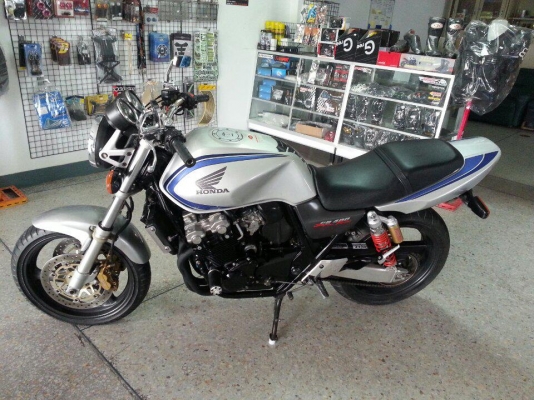 sf400 tec1 ปี 2001 พร้อม สรรพสามิตร(เอกสารตัวจริงแท้) สีเดิมโรงงานสภาพสวย เครื่องเยี่ยม แน่น นิ่ง