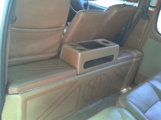 ขาย รถตู้ สภาพสวย  toyota  hiace ปี 93 เครื่องเดิม 2500 .