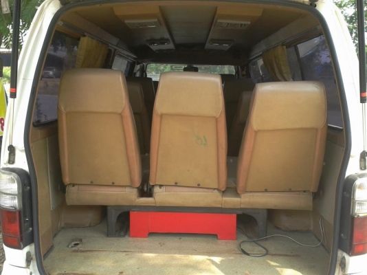 ขาย รถตู้ สภาพสวย  toyota  hiace ปี 93 เครื่องเดิม 2500 .