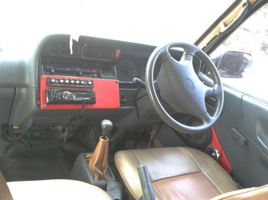 ขาย รถตู้ สภาพสวย  toyota  hiace ปี 93 เครื่องเดิม 2500 .