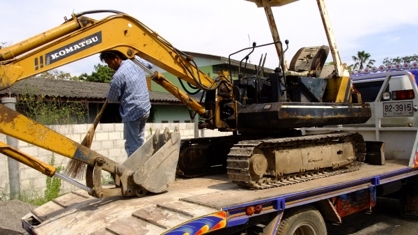 ขาย เทอเลอร์ 6 ล้อ สวยสวย พร้อมใช้งานวิ่งทางไกล