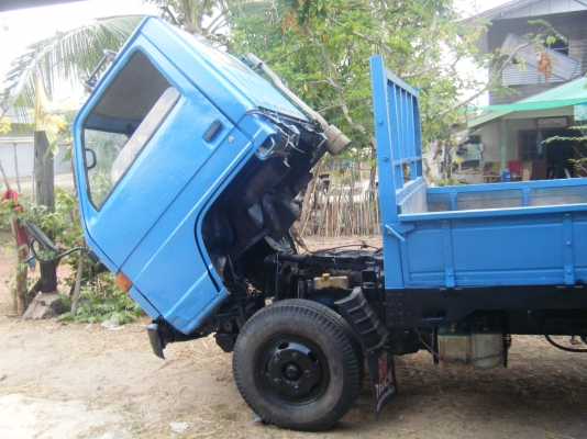 NKR 110เครื่องแน่นแรงทำมาใหม่ให้หมด ยางใหม่ อ.ว.ท พวงมาลัยพาเวอร์บรรทุก 5 ตันสบาบ