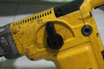 สว่านและสกัดโรตารี่ DEWALTรุ่น D25600K สภาพดีพร้อมใช้ครับ สว่านและสกัดโรตารี่ DEWALTรุ่น D25600K สภาพดีพร้อมใช้ครับ