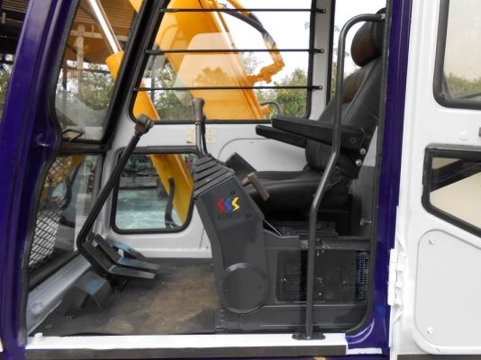 ขายรถขุด KOBELCO SK60. MARK 3  พร้อท LINE หัวกระแทก(หัวแย๊ก)เก่านอกปรับสภาพแล้วพร้อมใช้งาน