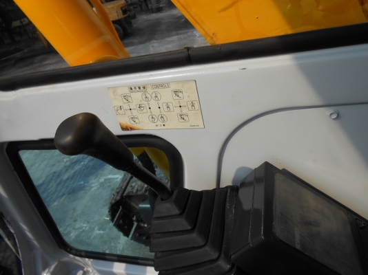 ขายรถขุด KOBELCO SK60. MARK 3  พร้อท LINE หัวกระแทก(หัวแย๊ก)เก่านอกปรับสภาพแล้วพร้อมใช้งาน