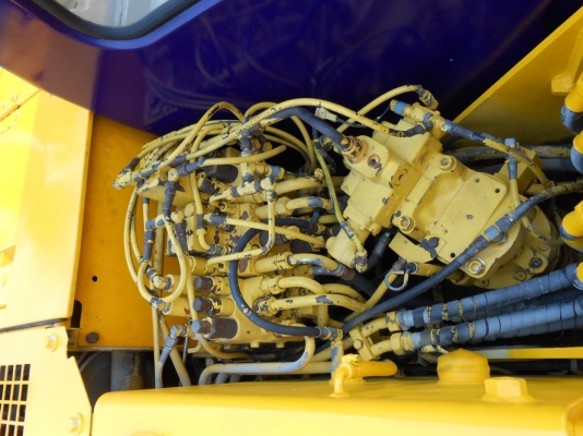 ขายรถขุด KOBELCO SK60. MARK 3  พร้อท LINE หัวกระแทก(หัวแย๊ก)เก่านอกปรับสภาพแล้วพร้อมใช้งาน