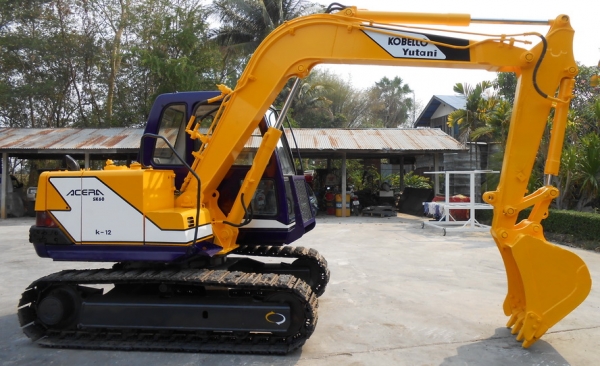 ขายรถขุด KOBELCO SK60. MARK 3  พร้อท LINE หัวกระแทก(หัวแย๊ก)เก่านอกปรับสภาพแล้วพร้อมใช้งาน