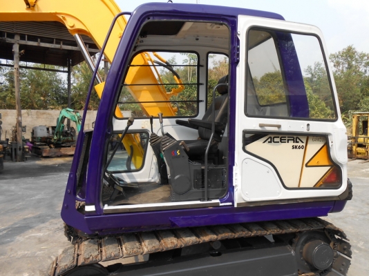 ขายรถขุด KOBELCO SK60. MARK 3  พร้อท LINE หัวกระแทก(หัวแย๊ก)เก่านอกปรับสภาพแล้วพร้อมใช้งาน