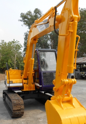 ขายรถขุด KOBELCO SK60. MARK 3  พร้อท LINE หัวกระแทก(หัวแย๊ก)เก่านอกปรับสภาพแล้วพร้อมใช้งาน