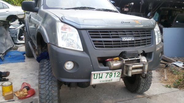 D-MAX 4WD คานแข็ง