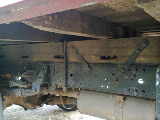 รถ6ล้อnpr120ปี40ผาขาว