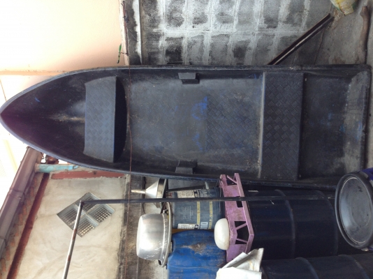 ขายเรือไฟเบอร์  11ฟุต 2000 บาท 0830331406 ยุพา