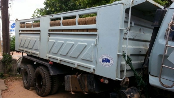 ( ขายตามสภาพ ) รถอิซูซุ 10 ล้อดั๊ม 240 แรงม้า  ( นางฟ้าแท้ )  สนใจติดต่อ 081 - 6079515