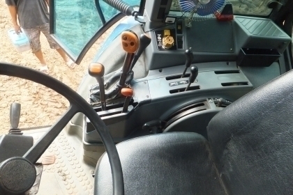 รถไถนาฟอร์ด 6640 (รถนอก)ปี55 ใช้งาน 5404 ชม. คานหน้าคาเรโร่ 2 เพลา รถไถนาฟอร์ด 6640 (รถนอก)ปี55 ใช้งาน 5404 ชม. คานหน้าคาเรโร่ 2 เพลา