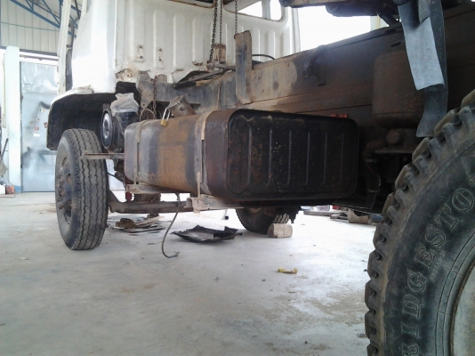 ขายด่วน..รถสิบล้อ HINO FM 17 เครื่องยนต์ HO7C รุ่นใหม่ เบรคทิ๊ฟฟี่ เกียร์ใหญ่ เครื่องดี คัสซีสวย ปะผุพื้นเก๋งฟรีให้เรียบร้อย ไม่มีทะเบียน.