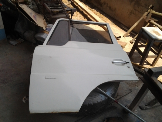 ขายด่วน..รถสิบล้อ HINO FM 17 เครื่องยนต์ HO7C รุ่นใหม่ เบรคทิ๊ฟฟี่ เกียร์ใหญ่ เครื่องดี คัสซีสวย ปะผุพื้นเก๋งฟรีให้เรียบร้อย ไม่มีทะเบียน.