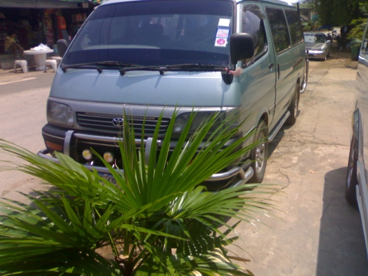 ขายรถตู้หัวจรวด ปี94 เครื่อง2500 สภาพสวยๆคับลดได้160000เอาไปเลยคับ