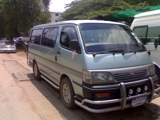 ขายรถตู้หัวจรวด ปี94 เครื่อง2500 สภาพสวยๆคับลดได้160000เอาไปเลยคับ