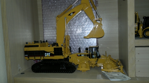 รถcatterpillar มีหลายแบบคับ จัดมาให้ชมกันเลยคับ รถcatterpillar มีหลายแบบคับ จัดมาให้ชมกันเลยคับ