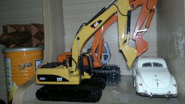 รถcatterpillar มีหลายแบบคับ จัดมาให้ชมกันเลยคับ รถcatterpillar มีหลายแบบคับ จัดมาให้ชมกันเลยคับ