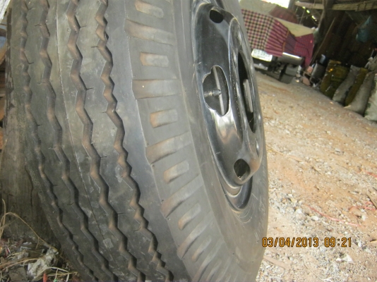 เจ้าของอยากขายมากๆๆลดเหลือ6500 ยางอะไหล่BRIDGESTONE8.25-16 พร้อมกระทะล้อยางในของห้างใหม่ๆๆ