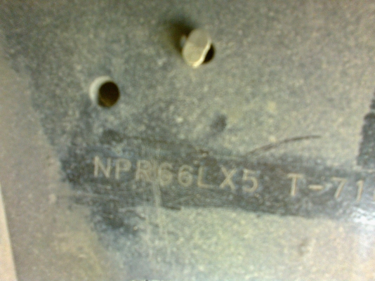 ขาย NPR 120  ฝาขาว ปี 43  ช่วงล่างใหญ่  F-หน้า  F - หลัง