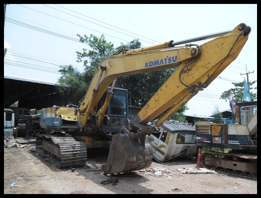 แมคโคร PC 200 รุ่น 3 สภาพสวยๆ