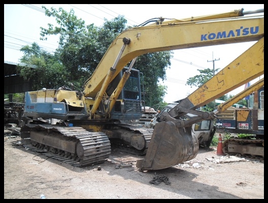 แมคโคร PC 200 รุ่น 3 สภาพสวยๆ