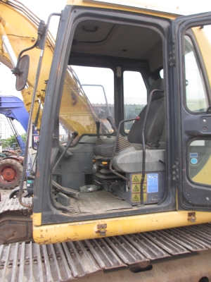 สภาพ 95 \% KOMATSU PC130-6  เก่านอก เอวแน่น ปั็มแรง สภาพพร้อมใช้ สุดๆเอาไปแบ่งกันใช้ได้เลยครับ  แทรกกว้าง เดินไว