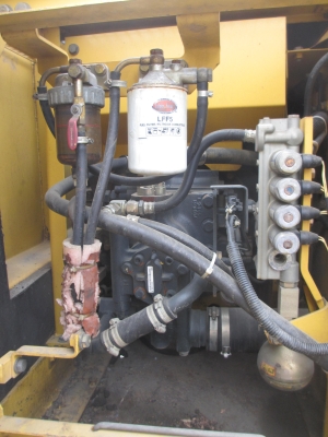 สภาพ 95 \% KOMATSU PC130-6  เก่านอก เอวแน่น ปั็มแรง สภาพพร้อมใช้ สุดๆเอาไปแบ่งกันใช้ได้เลยครับ  แทรกกว้าง เดินไว